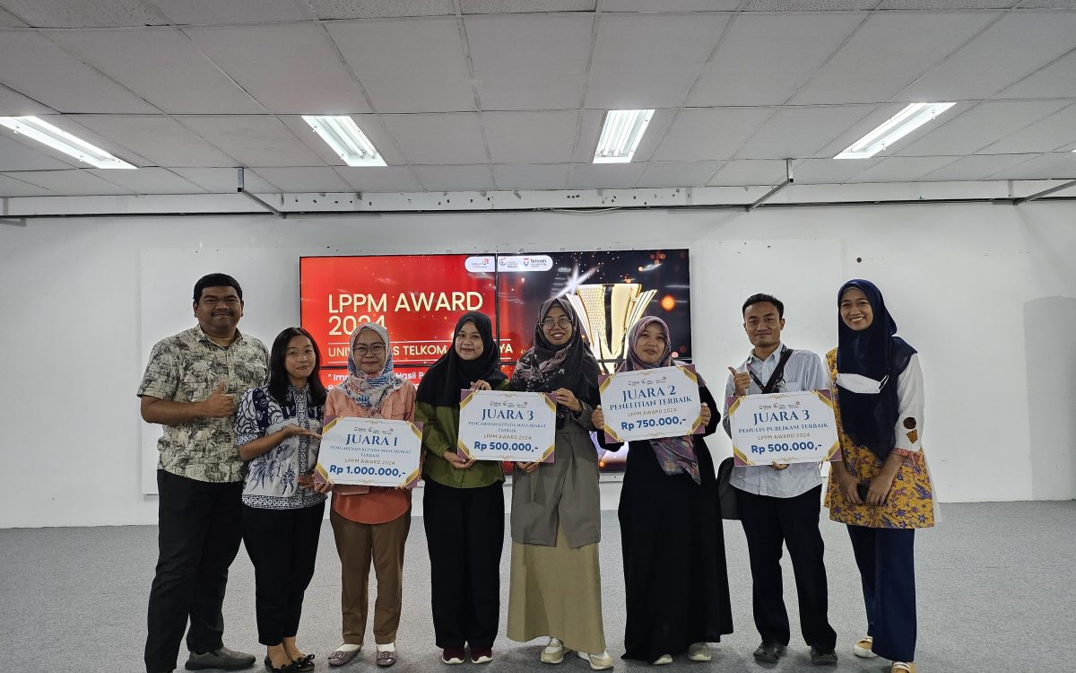 Dosen Sistem Informasi Telkom University Surabaya Raih Penghargaan Bergengsi dalam LPPM Awards 2024